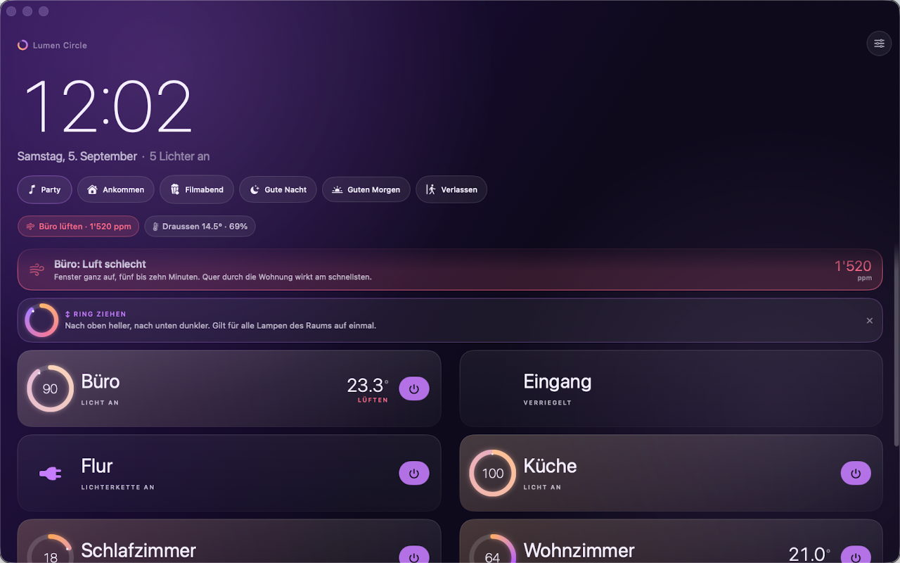 Lumen Circle auf dem Mac: ein Fenster mit grosser Uhrzeit, den Szenen und darunter den Räumen mit ihren Lichtringen.